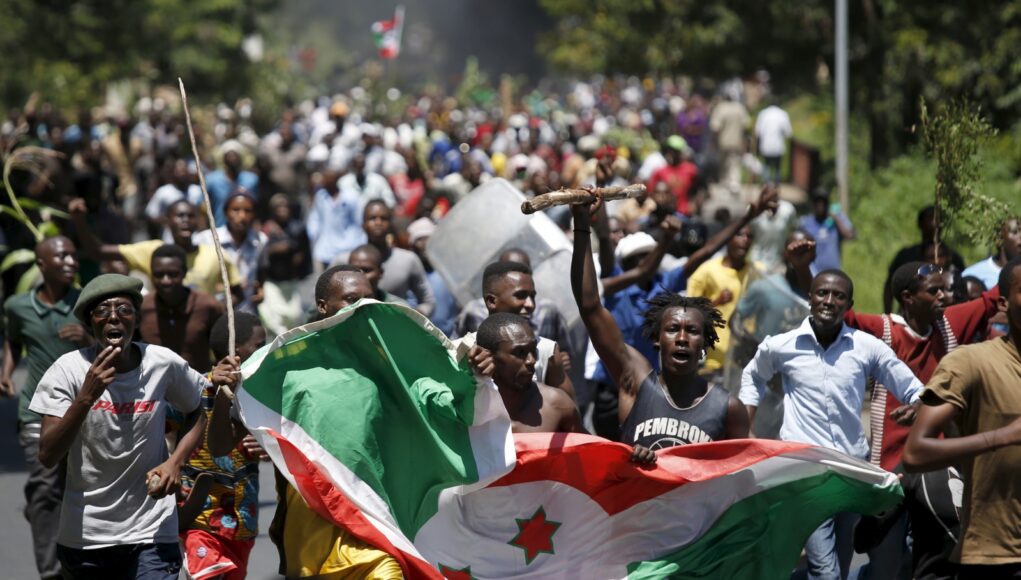 burundi-protesters-flag