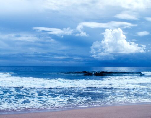 Pourquoi la mer est bleue ?